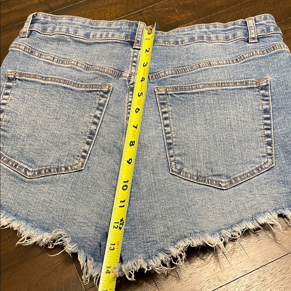 Zara Blue Frayed Hem Jean Shorts - Picture 6 of 6